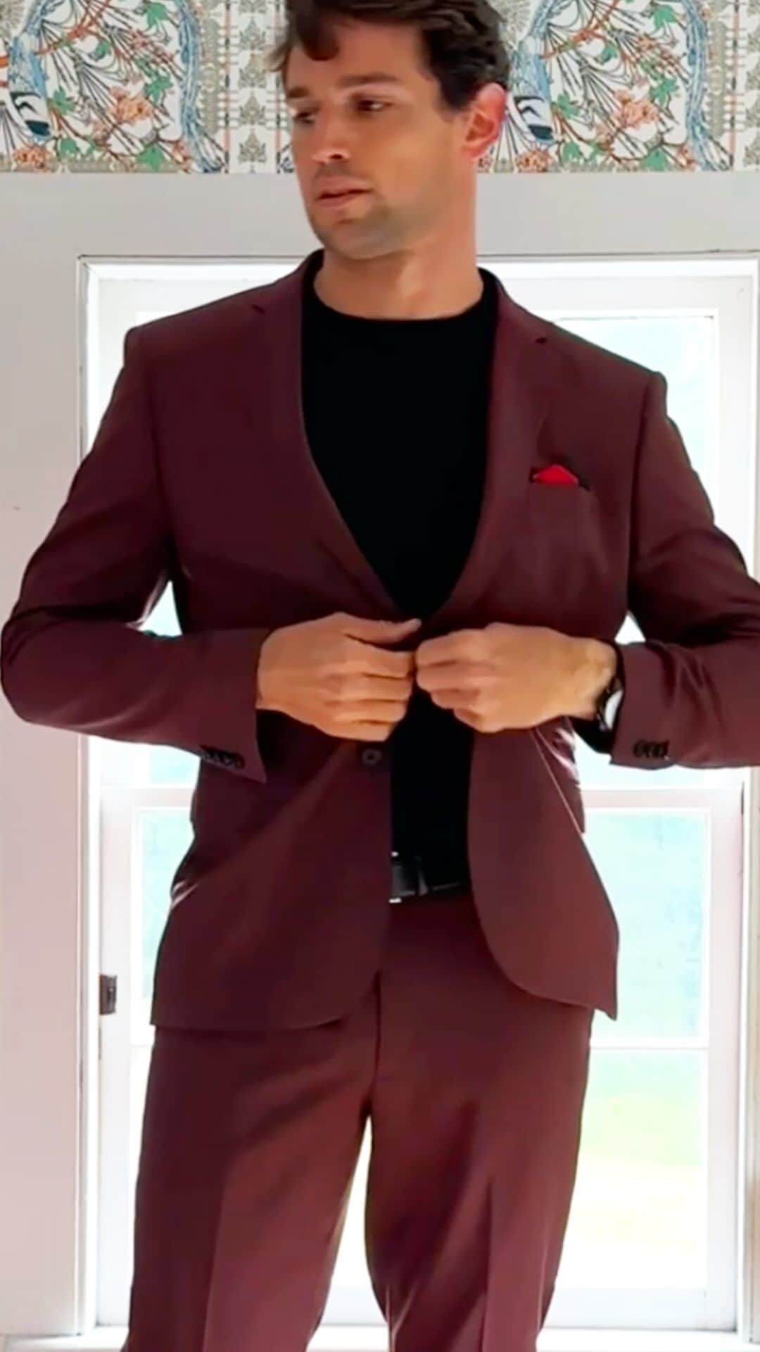 Cole Haanのインスタグラム：「Dressed up or down, @cavalligiacomo shows us how to holiday with the Washington Grand Laser Collection.」