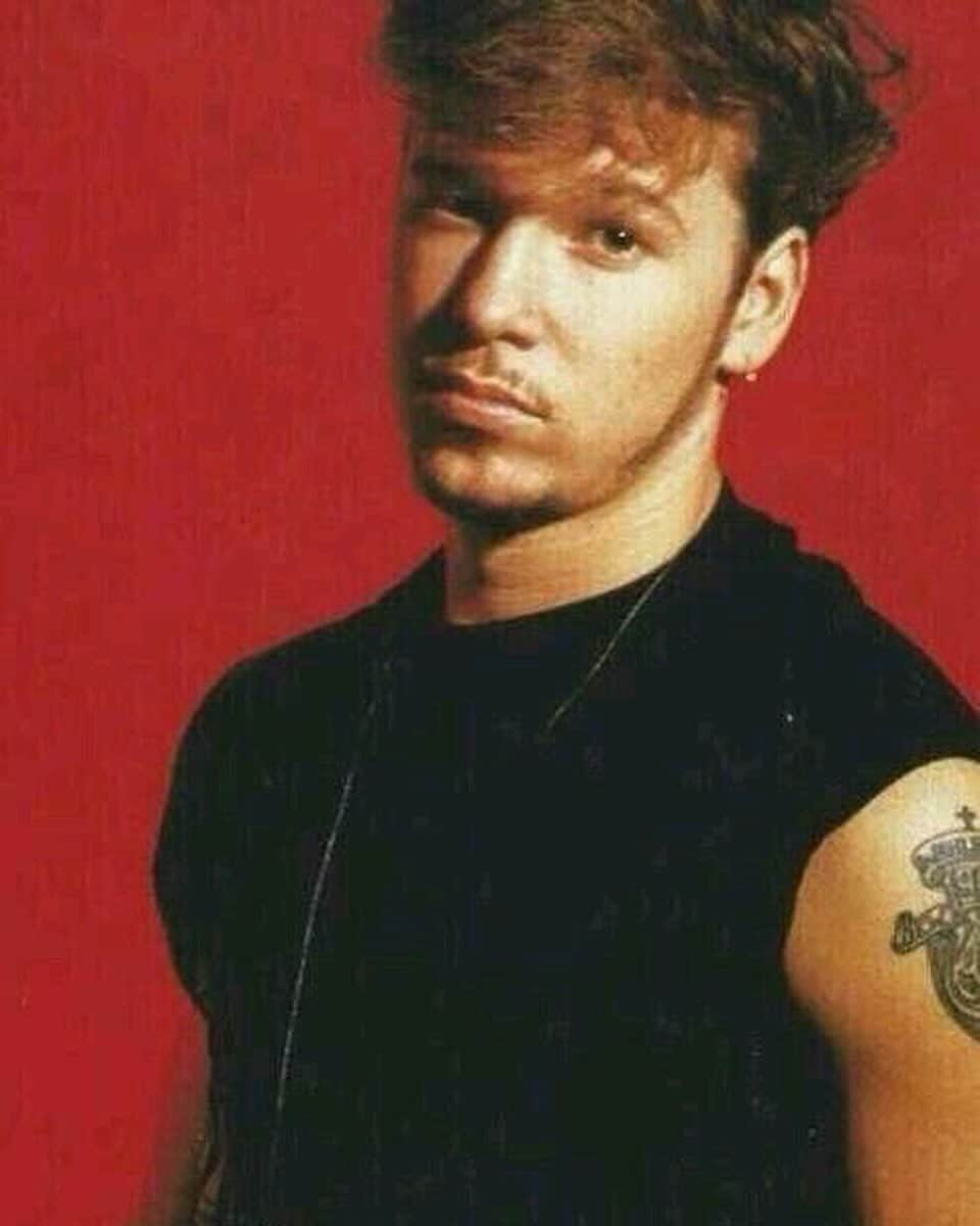 ニュー・キッズ・オン・ザ・ブロックのインスタグラム：「@DonnieWahlberg through the years 🥰」