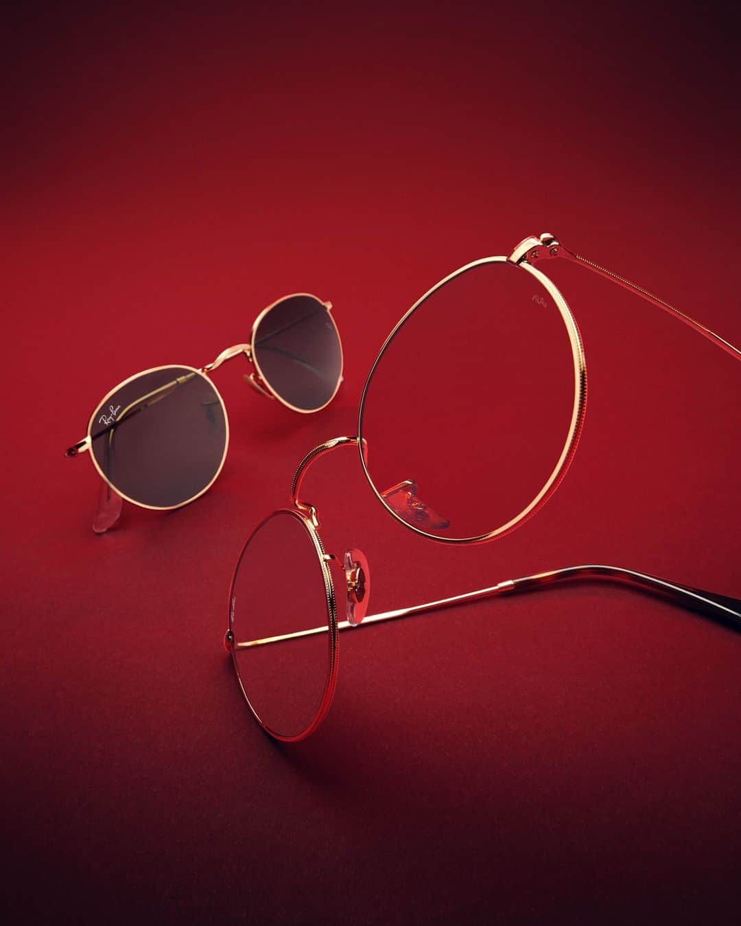 レイバンのインスタグラム：「All eyes on New Round: Unwrap the Holiday essential that will make your wishlist stand out.」