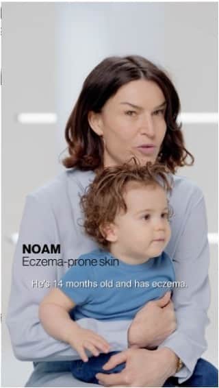 La Roche-Posayのインスタグラム：「Here is Noam, a young child with atopic-prone skin and his loving mom @marxsarah. Noam was dealing with itchiness and sleepless nights. With the right skincare solutions, patience and courage, they reinforced their bond while soothing Noam’s skin. This is their skin story.   Do you have a story about atopic-prone skin you want to share with us? Please send us your skin story by DM with the #skinlifechangers. 💌  All languages spoken here! Feel free to talk to us at anytime. #larocheposay #atopicproneskin Global official page from La Roche-Posay, France.」
