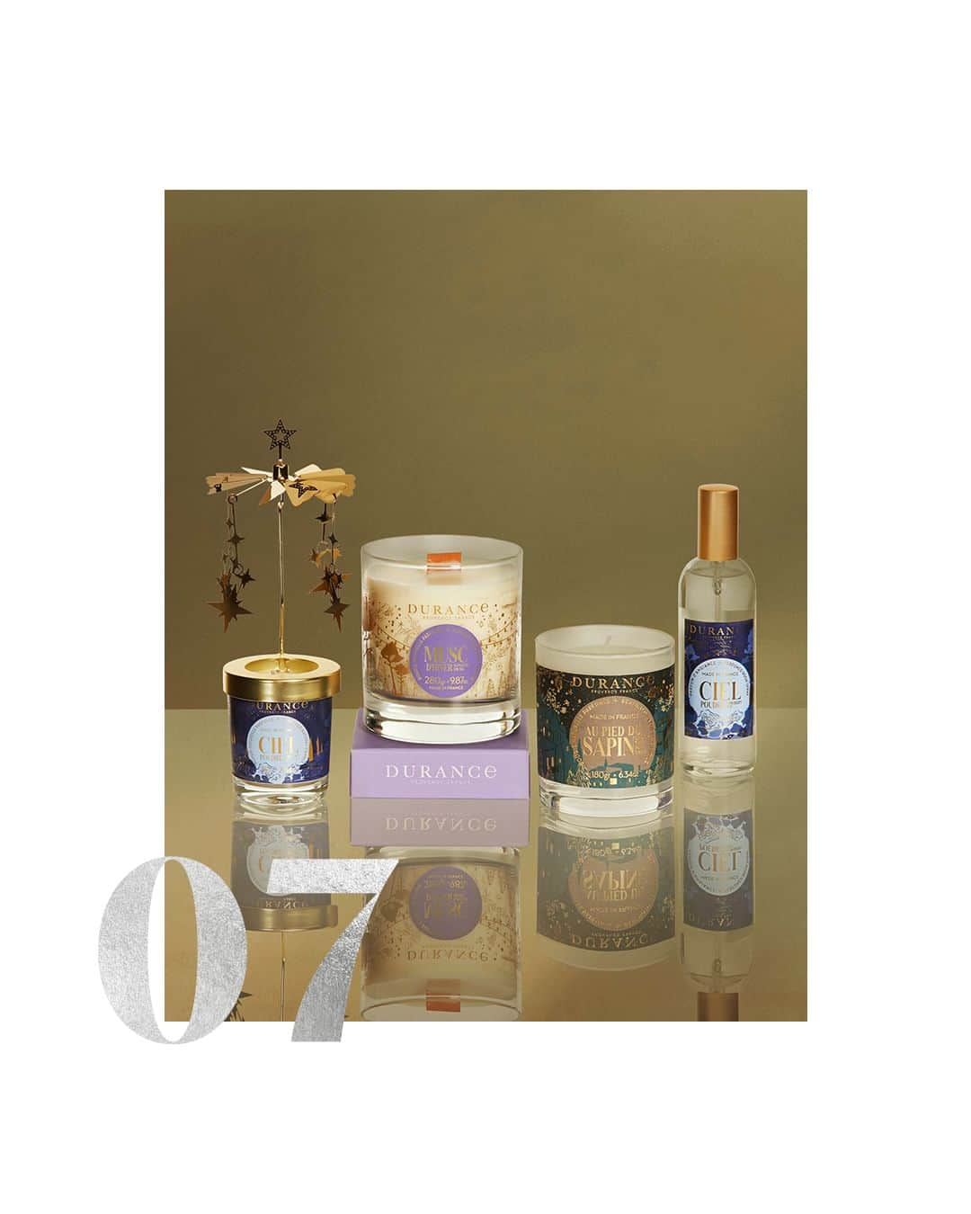 のインスタグラム：「CONCOURS n°7 w/ @duranceofficiel 🎁  Aujourd'hui nous vous invitons à un voyage olfactif exquis grâce à ce superbe lot made in Provence dans les ateliers de @duranceofficiel composé de 2 bougies parfumées, 1 bougie carrousel et 1 parfum d'ambiance, d'une valeur de 97,7€.  Pour participer :  🔥 Abonnez-vous aux comptes Instagram @morgandetoiofficiel et @duranceofficiel 🔥 Likez la publication et invitez 2 ami(e)s  à participer en commentaire 🔥 Bonus : Partagez la publication en story en nous identifiant  Bonne chance 🍀  #MorganDeToi #Durance #Concours #JeuConcours #CalendrierDeLAvent #Gift #Noel  *Fin du concours et tirage au sort le 9 Décembre  ** Le ou la gagnant(e) sera contacté(e) par message privé par notre compte officiel certifié」