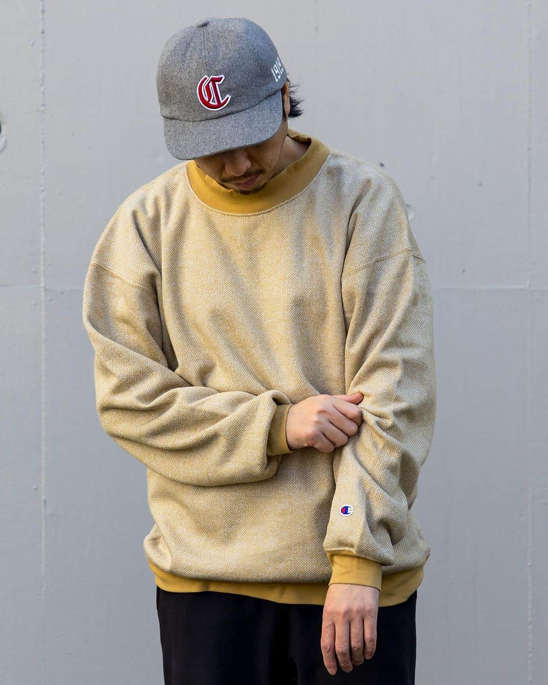 Champion Japanさんのインスタグラム写真 - (Champion JapanInstagram)「【STORE LIMITED HOLIDAY SPECIAL】 2023/12/9(Sat)RELEASE.  Item: Sweat Cardigan Number:C8-Y049 Color: : Black,Yellow Green,Beige,  Size:S,M,L,XL Price:¥14,800  Item: Mock Neck Sweatshirt Number:C8-Y050 Color:Beige,Olive,Navy Size:S,M,L,XL Price:¥12,800  Staff  Women’s 169cm/M Men’s 180cm XL  #Champion #jacquard #cardigan #mockneck #23fw」12月8日 13時00分 - champion_japan