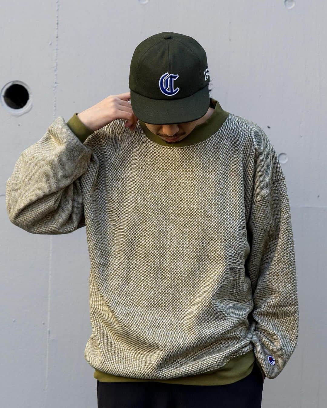 Champion Japanさんのインスタグラム写真 - (Champion JapanInstagram)「【STORE LIMITED HOLIDAY SPECIAL】 2023/12/9(Sat)RELEASE.  Item: Sweat Cardigan Number:C8-Y049 Color: : Black,Yellow Green,Beige,  Size:S,M,L,XL Price:¥14,800  Item: Mock Neck Sweatshirt Number:C8-Y050 Color:Beige,Olive,Navy Size:S,M,L,XL Price:¥12,800  Staff  Women’s 169cm/M Men’s 180cm XL  #Champion #jacquard #cardigan #mockneck #23fw」12月8日 13時00分 - champion_japan
