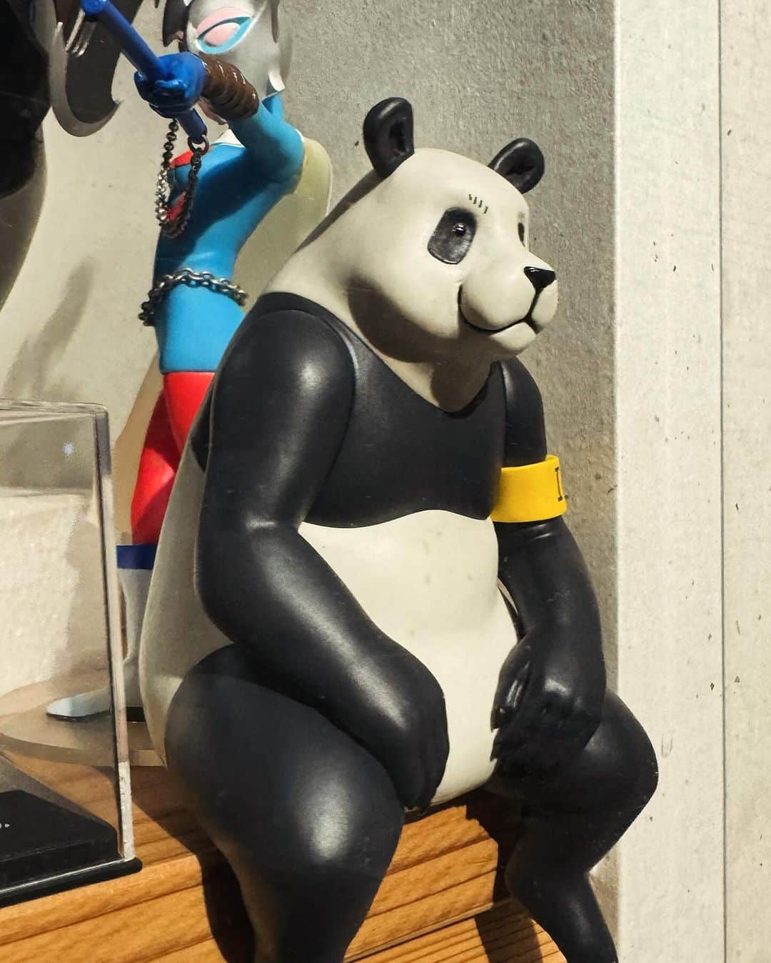 関智一さんのインスタグラム写真 - (関智一Instagram)「パンダ先輩可愛い  #パンダ #呪術廻戦 #バトルホーク」12月8日 11時44分 - sekitomokazu