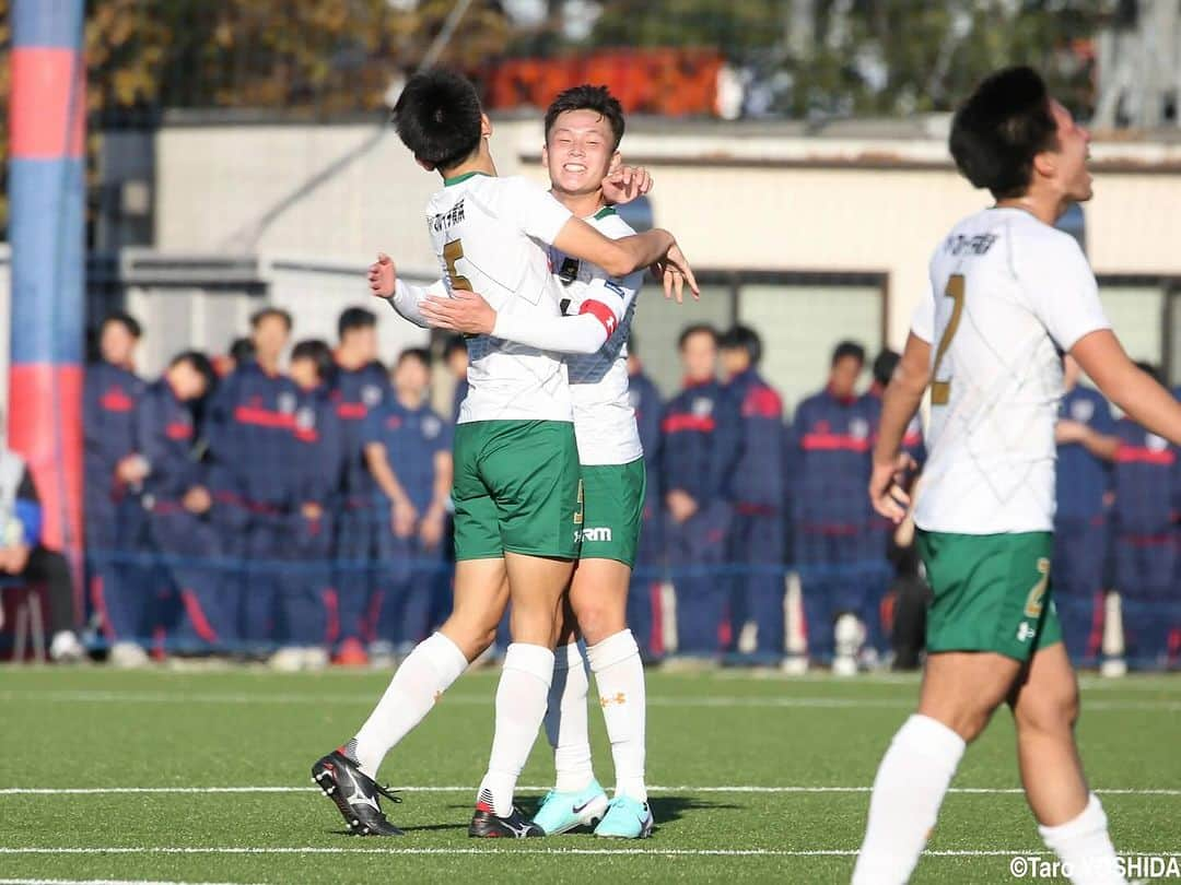 ゲキサカさんのインスタグラム写真 - (ゲキサカInstagram)「高円宮杯 JFA U-18サッカープレミアリーグ 2023 EASTは3日、最終節を行い、青森山田高がFC東京U-18に2-0で勝利。2年ぶり4回目の優勝を決めた。  #高校サッカー #青森山田 #高円宮杯プレミアリーグ #soccer #football #サッカー #フットボール #⚽️ #gekisaka #ゲキサカ ©︎TaroYOSHIDA」12月8日 11時57分 - gekisaka