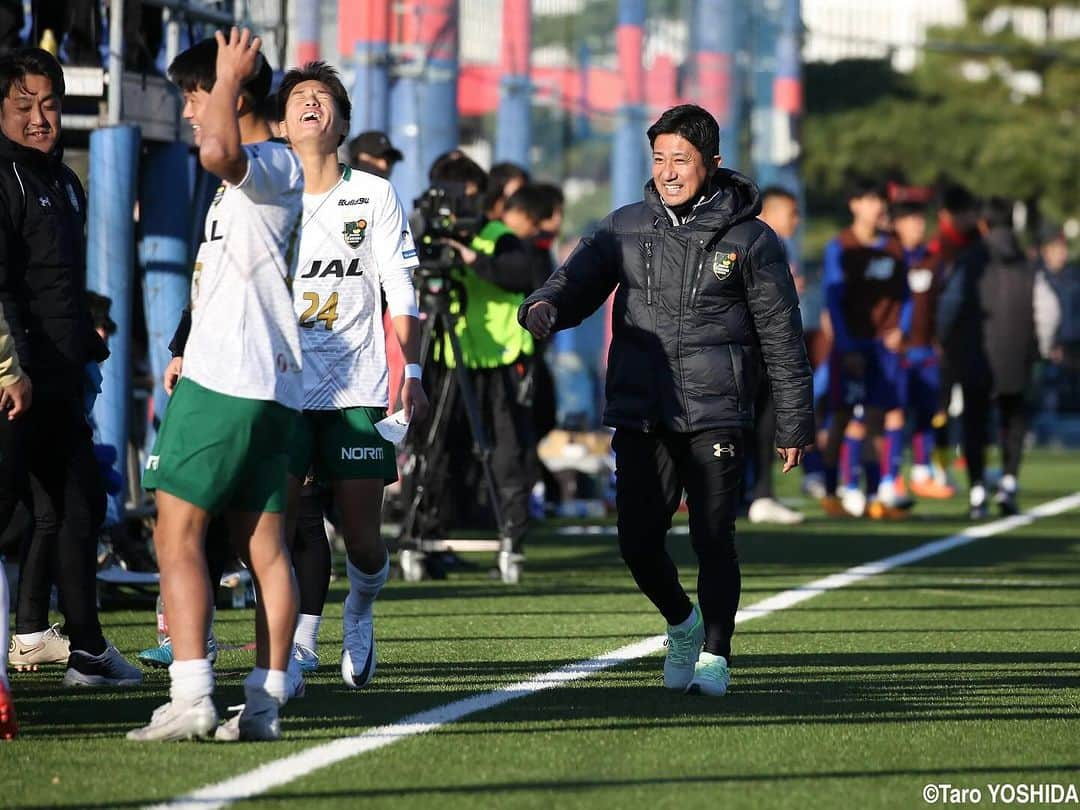 ゲキサカさんのインスタグラム写真 - (ゲキサカInstagram)「高円宮杯 JFA U-18サッカープレミアリーグ 2023 EASTは3日、最終節を行い、青森山田高がFC東京U-18に2-0で勝利。2年ぶり4回目の優勝を決めた。  #高校サッカー #青森山田 #高円宮杯プレミアリーグ #soccer #football #サッカー #フットボール #⚽️ #gekisaka #ゲキサカ ©︎TaroYOSHIDA」12月8日 11時57分 - gekisaka