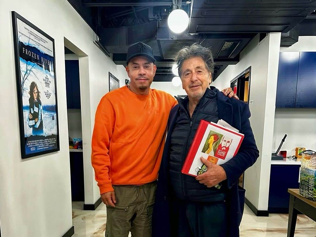 50セントさんのインスタグラム写真 - (50セントInstagram)「50’s 🎥man is a BIG director now Eif Rivera & Al Pacino 💣BOOM💨 GLG🚦GreenLightGang in full effect @bransoncognac @lecheminduroi @thefinallaptour」12月8日 12時15分 - 50cent