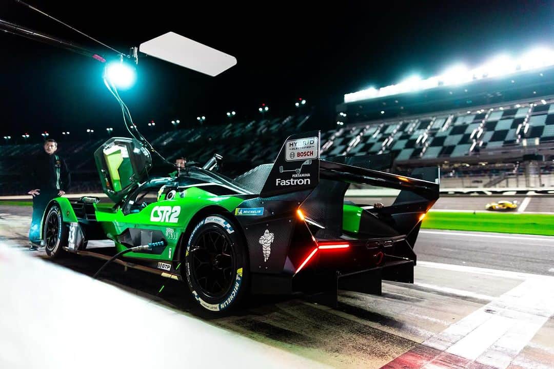 ロマン・グロージャンさんのインスタグラム写真 - (ロマン・グロージャンInstagram)「Absolutely awesome few days in Daytona with the @lamborghini SC63 As fast than beautiful 😍  #imsa #lemans24 #lamborghini」12月8日 12時43分 - grosjeanromain