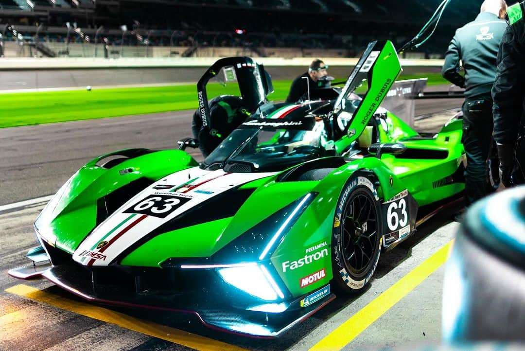 ロマン・グロージャンさんのインスタグラム写真 - (ロマン・グロージャンInstagram)「Absolutely awesome few days in Daytona with the @lamborghini SC63 As fast than beautiful 😍  #imsa #lemans24 #lamborghini」12月8日 12時43分 - grosjeanromain