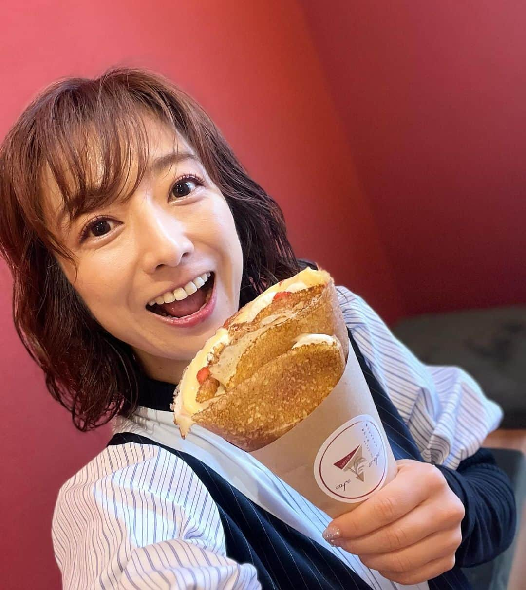 佐藤彩さんのインスタグラム写真 - (佐藤彩Instagram)「米粉を使ったクレープのお店✨  11月23日に白石区にオープンした サプールカフェクレープリ ( @sapeur_cafe_creperiz )  蘭越の米農家の方が開いた 倶知安にあるお店の2店舗目です！  . 私はいちごが好きなので 迷わずいちご系のメニューにしましたが🍓 他にも気になるメニューがいろいろ！  サクッもちっと食感を楽しめるクレープで お腹空いてたのでパクパク食べちゃいました笑笑  . 店内はおしゃれなカフェのような雰囲気☕️ 蘭越米も売ってましたよー🌾  グルテンフリーの米粉クレープ 味わってみてはいかがでしょうか🤗  #サプールカフェクレープリ #米粉クレープ #グルテンフリー #蘭越米 #米粉 #クレープ #札幌スイーツ #札幌クレープ #白石スイーツ #南郷18丁目スイーツ #彩の街角ネクストフォーカス でご紹介」12月8日 12時46分 - hbc_ayasato