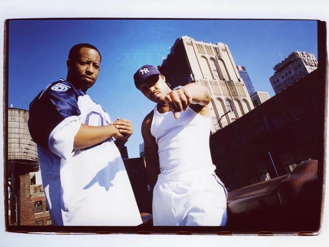 DJプレミアのインスタグラム：「ONE OF THE BEST YET! @gangstarr @bigshuggangstarr  R.I.P. GURU 🙏🏾 💚 🕊️」