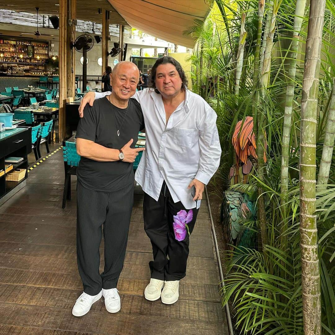 松久信幸のインスタグラム：「He was six years old when I was in Peru. Now he is a leading authority on Peruvian cuisine with over 70 restaurants worldwide.　Today I have tasted his taste as much as I can. Thank you for your hospitality! @gastonacurio @lamarcebicherialima  #ceviche  #anticuchos」