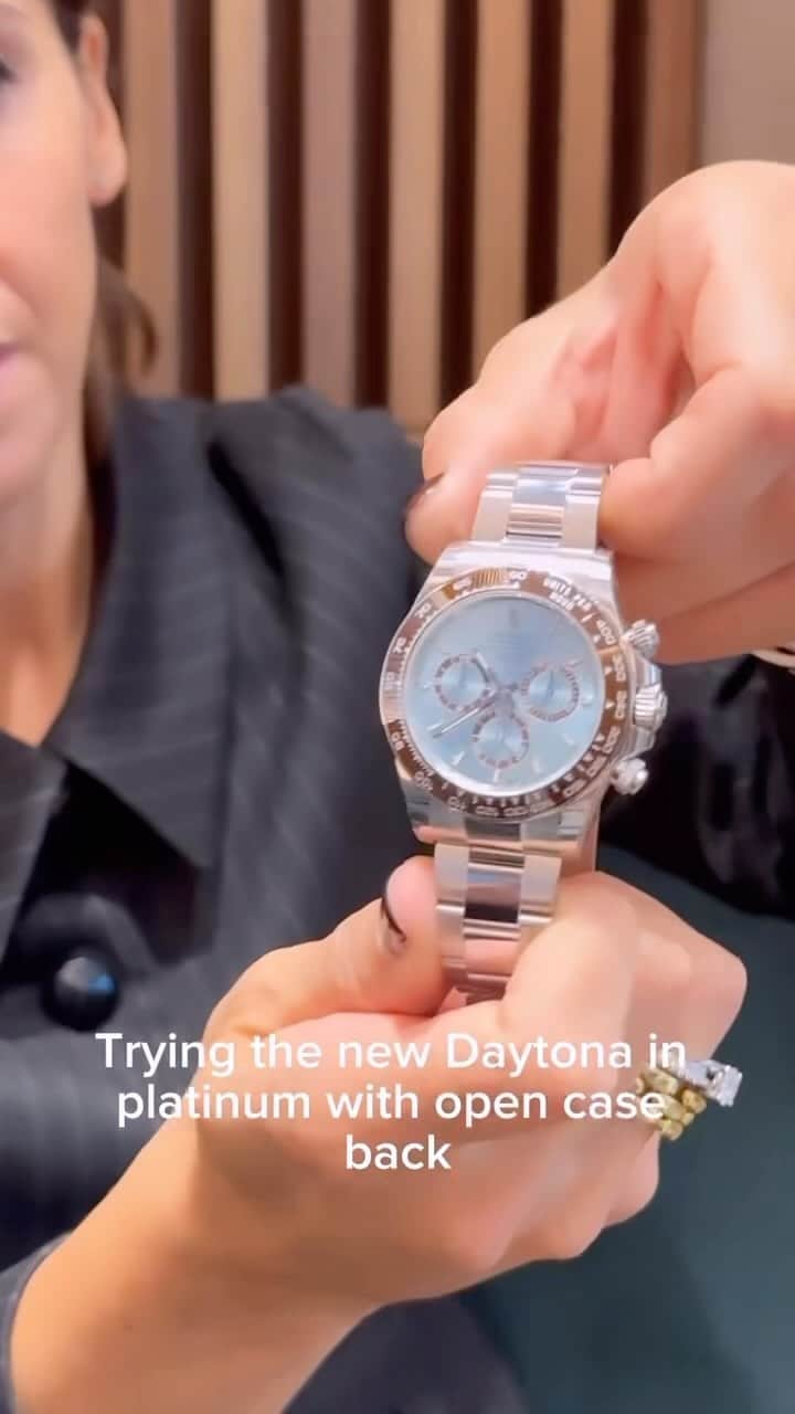 Daily Watchのインスタグラム：「Thoughts on the new Rolex Daytona with open case back? Video by @giorgiamondani」