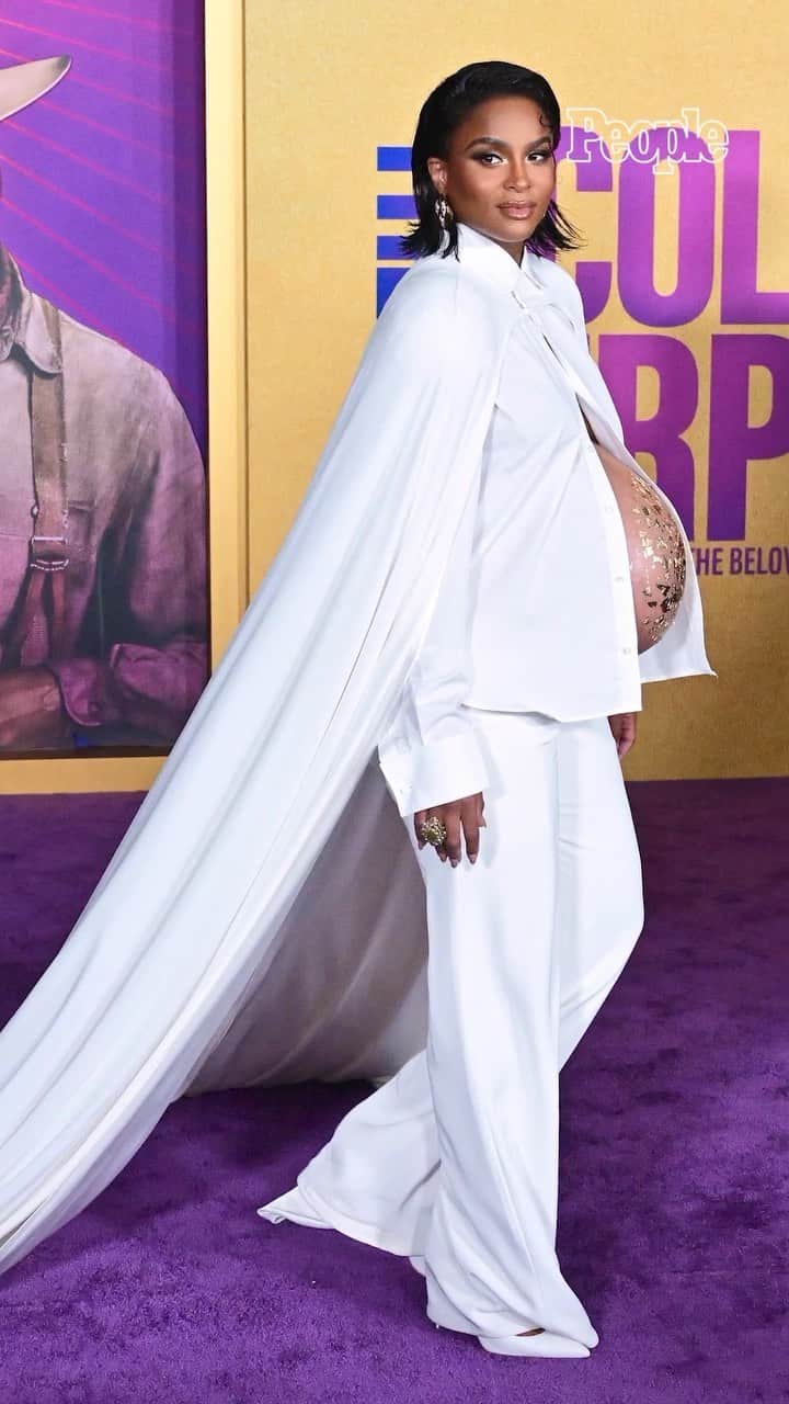 People Magazineのインスタグラム：「Ciara dazzled on last night’s #TheColorPurple carpet with a bump-forward look adorned in the finest gold. ✨ More on her look in our bio link.」