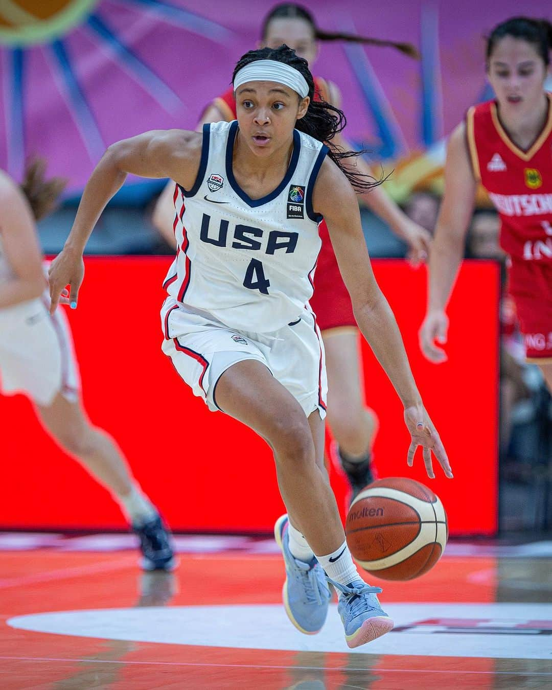 USA Basketballさんのインスタグラム写真 - (USA BasketballInstagram)「A name you will not forget.   @hannah.hidalgo3 is the 2023 USA Basketball Female Athlete of the Year! 🇺🇸 #USABAwards」12月8日 6時19分 - usabasketball