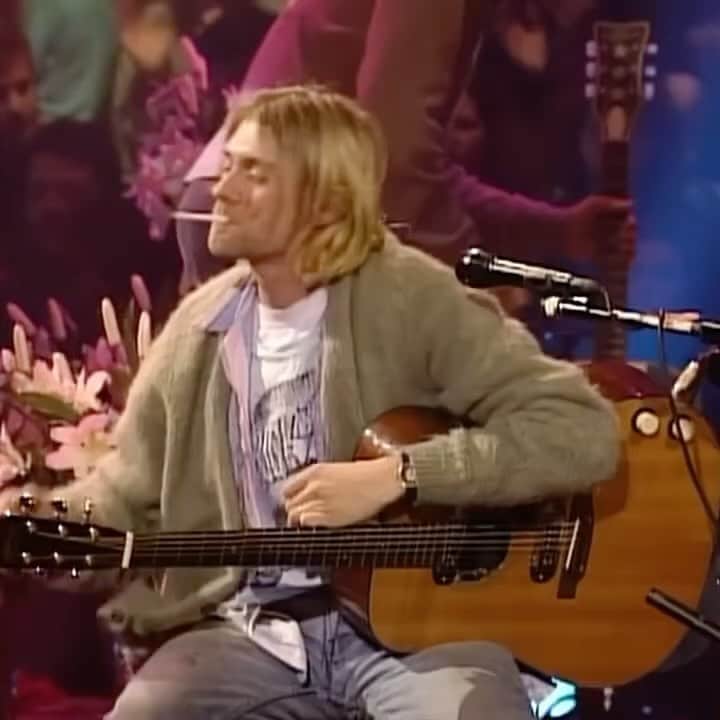 StreetArtGlobeのインスタグラム：「What’s your favorite Nirvana MTV unplugged moment? 🤷🏽‍♂️🎶 2) the man who sold the world 3) where did you sleep last night 4) about a girl 5) come as you are 6) all apologies」