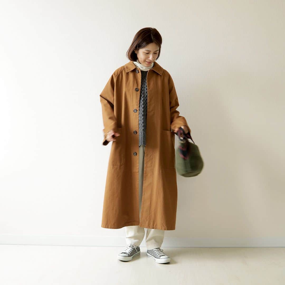 KOZLIFEのインスタグラム：「KOZLIFEのコートは とても優秀揃い♪ あったかで 機能性豊かなものを 揃えていますよ。 是非見に来て下さいね。  -登場のアイテム- HEAVENLY/コート各種 ◎商品は当店トップページのリンクor画像を タップしてください。 @kozlife_tokyo  #KOZLIFE  #コズライフ #japan #LoveFoodLoveLife #instagood #instajapan #コーディネート #暮らし #今日のコーデ #ベスト #新商品 #2023aw #ナチュラル #着回しコーデ #着回し #コーディネート #着やせ #秋冬ファッション #コート #ジャケット」