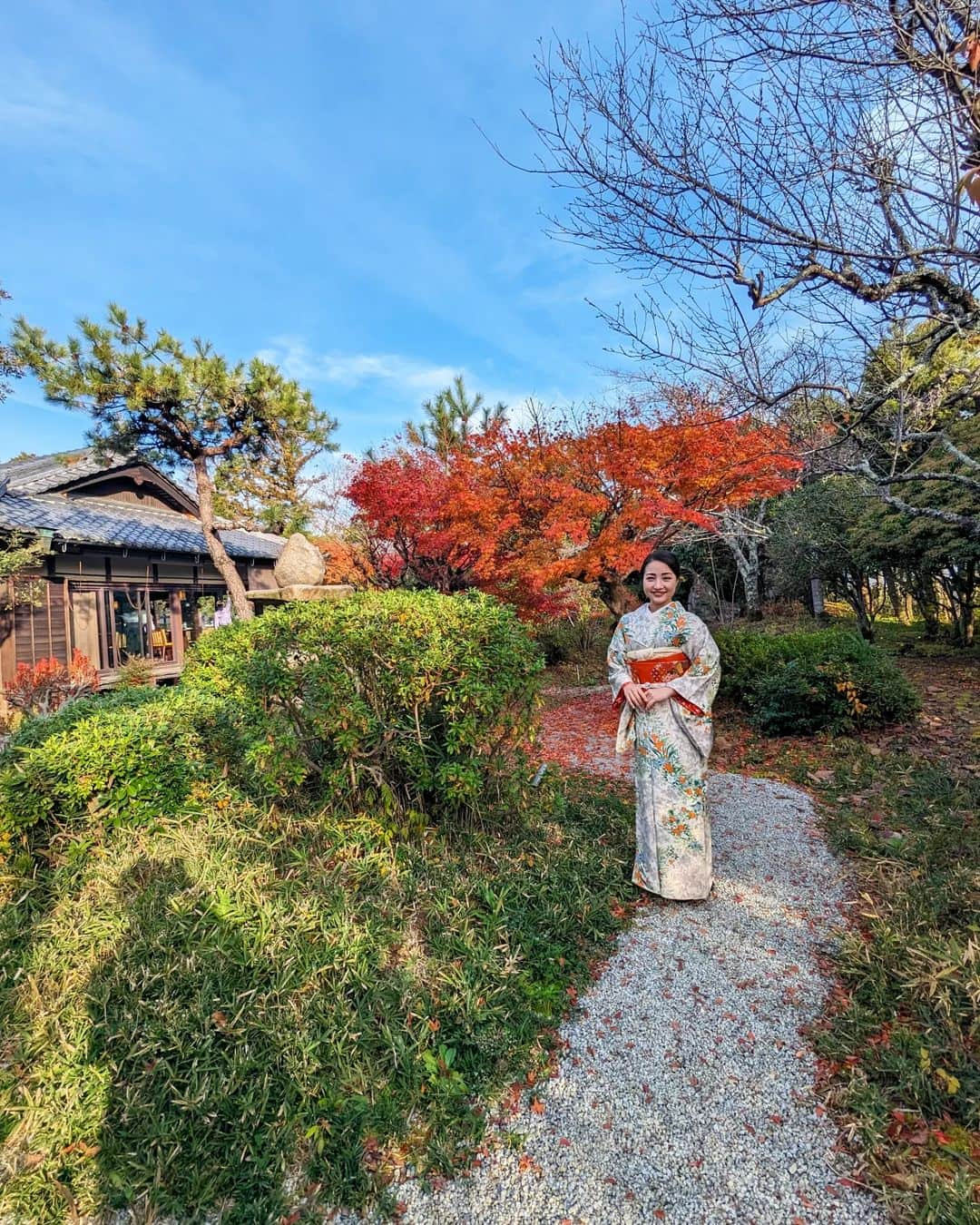 Hiromi Tomiiさんのインスタグラム写真 - (Hiromi TomiiInstagram)「おはようございます! お写真は先日のプロジェクト始動の日のもの◎ . 話は変わりますが 昨夜御縁があって、 @okada_cabbalatto  占いの館カバラットの代表鑑定士岡田さんに来年の運勢を生年月日で、10分間の電話占いしてもらいました◎ . なんとも上手くいかない2024年だそうで、私は仕事に生きないといけないみたいです😅 . そして、優しいから（？）駄目な人に優しくしてもうて、四苦八苦する星回りのよう。 . ええこと1つもないやんか!って思ってたけど、上手くいかないから、早めに早めにいろんなことをなにがあってもカバーできるように動いたらいいって言われたので、2024年は、上手く行ったらラッキー、上手く行かんかったらそういう年だし、準備が足らんかったんやと思うことにしてゆるっと生きよ! . そして、今年はであいの年だったらしく（あと2週間しかないが!）確かに色々な人とお会いする機会が多く学びも多かった!次の引き寄せ期間は2028年らしいです。 . 電話占いなので、気軽にでき、場所も問わないので良かったです おおきにでした☺ . .  #PR @cabbalatto #カバラット　#占い　#うらない　#占い好きな人と繋がりたい　#占い師　#占い好き」12月8日 8時07分 - hiromi.tomii