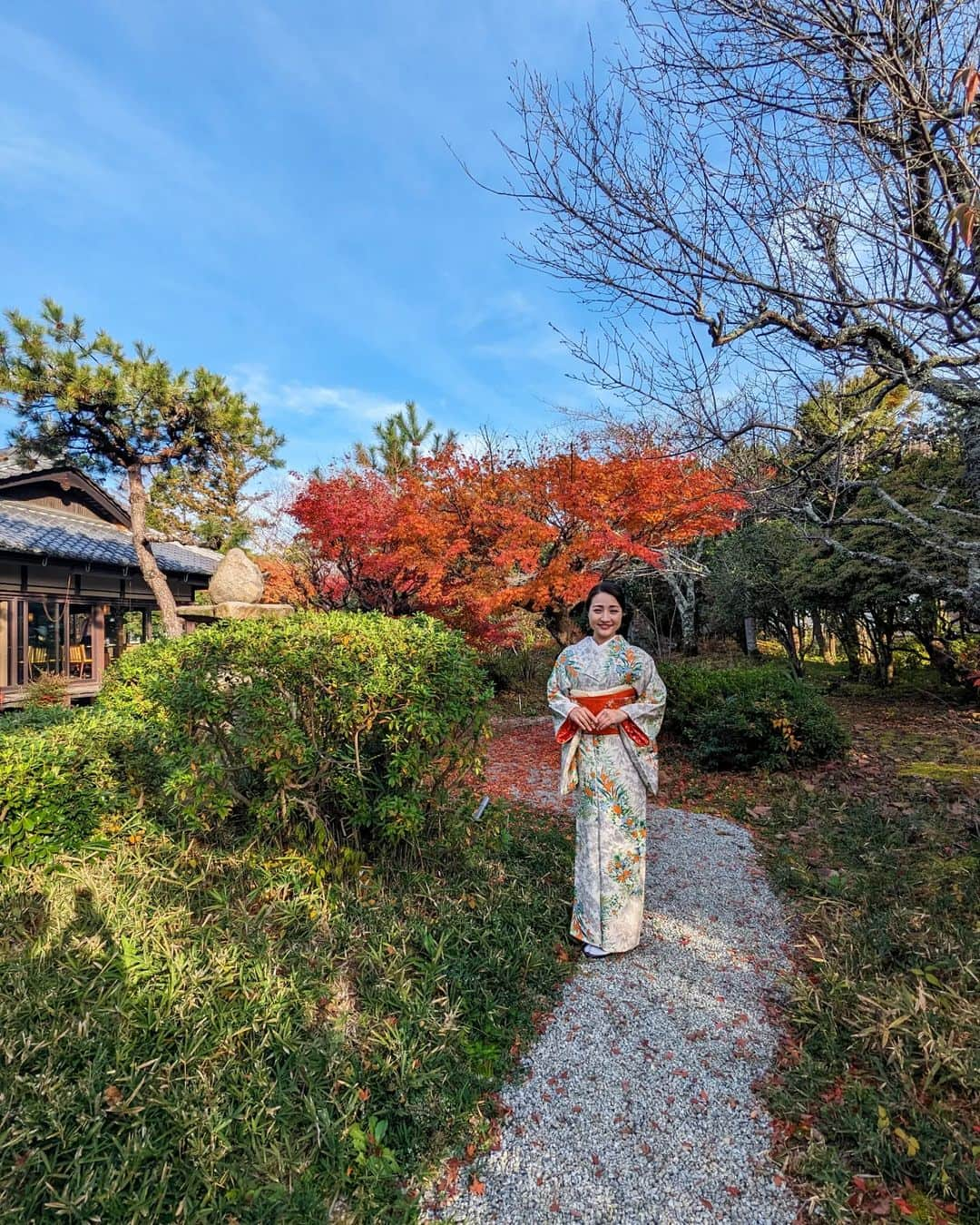 Hiromi Tomiiさんのインスタグラム写真 - (Hiromi TomiiInstagram)「おはようございます! お写真は先日のプロジェクト始動の日のもの◎ . 話は変わりますが 昨夜御縁があって、 @okada_cabbalatto  占いの館カバラットの代表鑑定士岡田さんに来年の運勢を生年月日で、10分間の電話占いしてもらいました◎ . なんとも上手くいかない2024年だそうで、私は仕事に生きないといけないみたいです😅 . そして、優しいから（？）駄目な人に優しくしてもうて、四苦八苦する星回りのよう。 . ええこと1つもないやんか!って思ってたけど、上手くいかないから、早めに早めにいろんなことをなにがあってもカバーできるように動いたらいいって言われたので、2024年は、上手く行ったらラッキー、上手く行かんかったらそういう年だし、準備が足らんかったんやと思うことにしてゆるっと生きよ! . そして、今年はであいの年だったらしく（あと2週間しかないが!）確かに色々な人とお会いする機会が多く学びも多かった!次の引き寄せ期間は2028年らしいです。 . 電話占いなので、気軽にでき、場所も問わないので良かったです おおきにでした☺ . .  #PR @cabbalatto #カバラット　#占い　#うらない　#占い好きな人と繋がりたい　#占い師　#占い好き」12月8日 8時07分 - hiromi.tomii