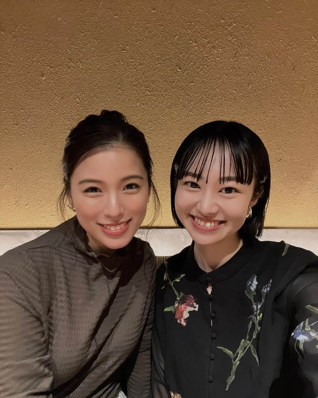 舞雛かのんさんのインスタグラム写真 - (舞雛かのんInstagram)「Date💛  美味しいもの食べて、イチョウ並木見に行って、 沢山話して笑って、心満たされた日🫶  ポテチみたいなイチョウの葉が なんとも愛おしかったです💛笑」12月8日 8時46分 - mizho_601