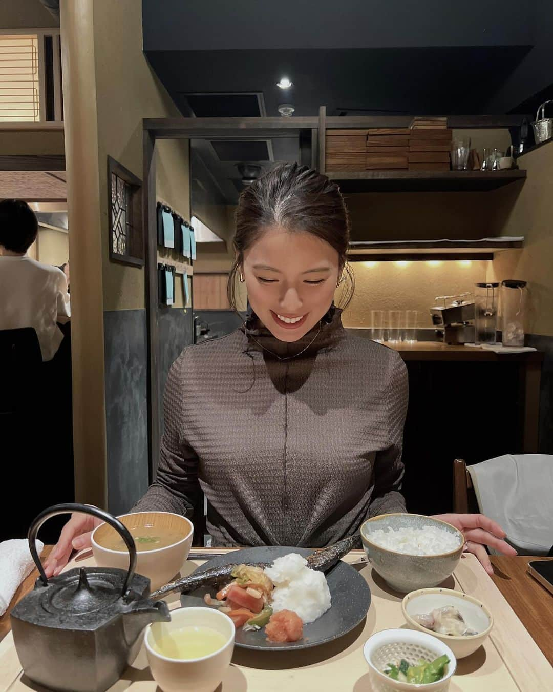 舞雛かのんさんのインスタグラム写真 - (舞雛かのんInstagram)「Date💛  美味しいもの食べて、イチョウ並木見に行って、 沢山話して笑って、心満たされた日🫶  ポテチみたいなイチョウの葉が なんとも愛おしかったです💛笑」12月8日 8時46分 - mizho_601