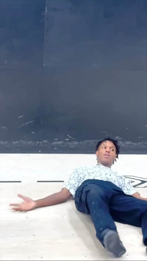Hall Of Meatのインスタグラム：「Commitment starts in your brain. 🧠 But if your feet aren’t feeling it, you’re scrambled.  Vid from @cheapskaterr」