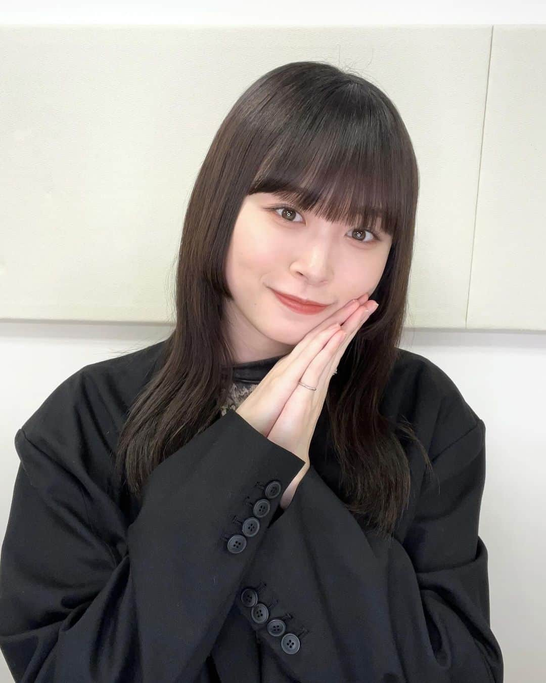 髙橋未来虹さんのインスタグラム写真 - (髙橋未来虹Instagram)「日向坂46 三期生 髙橋未来虹です。 Instagram始めてみました。 これからどうぞよろしくお願いします🍃  #日向坂46 #mikunigram」12月8日 9時48分 - mikuni.takahashi__