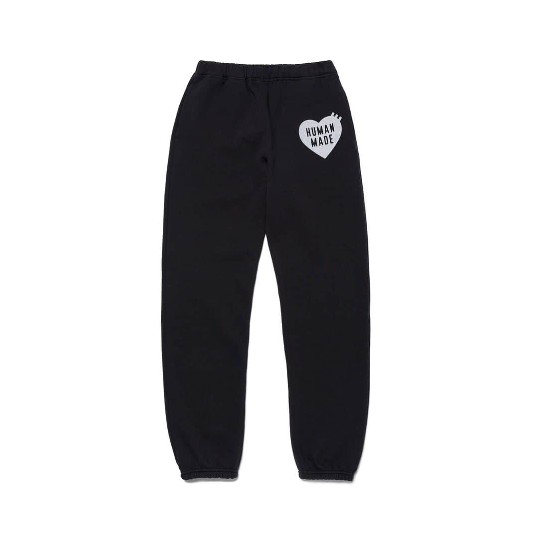 HUMAN MADEのインスタグラム：「"SWEATPANTS” will be available at 9th December 11:00am (JST) at Human Made stores mentioned below.  12月9日AM11時より、"SWEATPANTS” が HUMAN MADE のオンラインストア並びに下記の直営店舗にて発売となります。  [取り扱い直営店舗 - Available at these Human Made stores] ■ HUMAN MADE ONLINE STORE ■ HUMAN MADE OFFLINE STORE ■ HUMAN MADE HARAJUKU ■ HUMAN MADE SHIBUYA PARCO ■ HUMAN MADE 1928 ■ HUMAN MADE SHINSAIBASHI PARCO ■ HUMAN MADE SAPPORO  *在庫状況は各店舗までお問い合わせください。 *Please contact each store for stock status.  軽くて柔らかく、着心地いいふっくらとした素材が特徴的なスウェットパンツ。着心地のいい、ゆとりのあるシルエットです。同素材の「SWEATSHIRT」「 SWEAT HOODIE 」「ZIP-UP HOODIE」とセットアップで着用可能。  Sweatpants with a comfortable, relaxed silhouette. The design is enhanced by the use of a soft, light and plump material. Complete the look with the Sweatshirt, Sweat Hoodie and Zip-up Hoodie in the same material.」