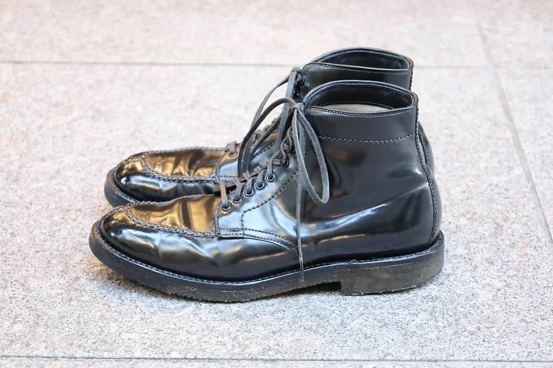 ラコタハウスさんのインスタグラム写真 - (ラコタハウスInstagram)「Alden  Model: 4545H Style: Tanker Boot Material: Cordovan Color: Black  各種お問い合わせは、プロフィール欄記載リンクのLINEをご利用ください。  #alden #aldenshoes #thelakotahouse #cordovan #オールデン #ラコタハウス #コードバン #革靴」12月8日 11時21分 - thelakotahouse