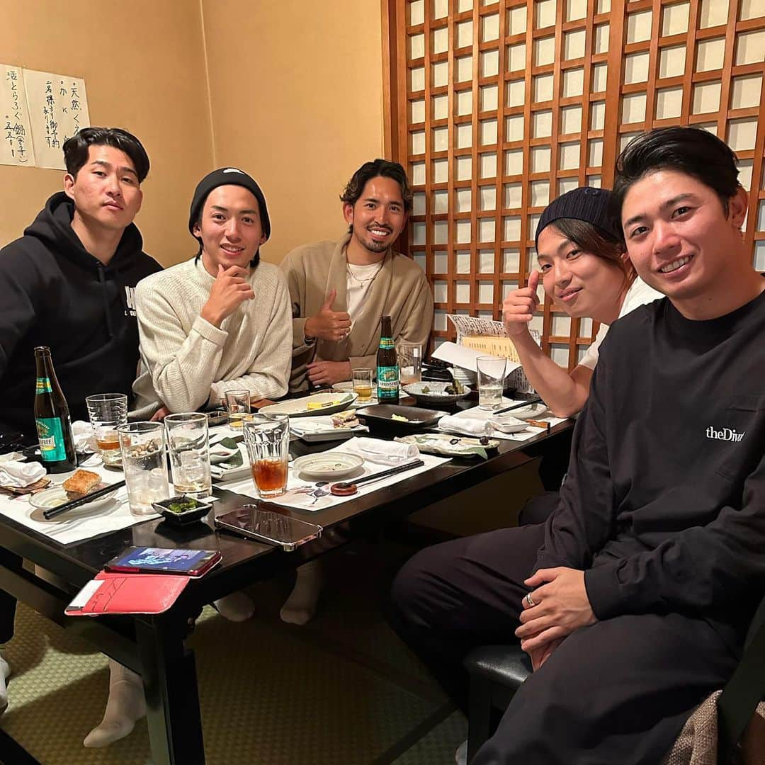 ken_navyさんのインスタグラム写真 - (ken_navyInstagram)「昨日は仲良い友達と飯  ノンアルやったけど、めっちゃ楽しかった💪  持つべきモノは 良い家でも良い車でも良い時計でもなく最高の友達🤝」12月8日 20時51分 - ken_navy