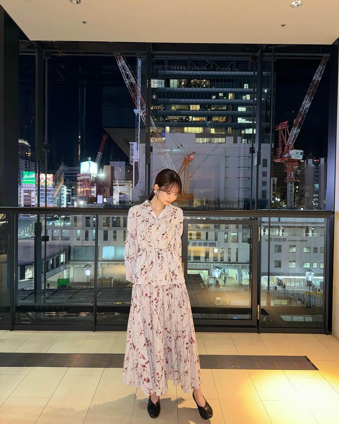 宮崎由加さんのインスタグラム写真 - (宮崎由加Instagram)「うたなび！ ⁡ 一月分は珍しく遅めスタートで収録しました🌝 放送日はTwitterでお知らせします❤︎ 衣装は @snidel_official さん いつもありがとうございます✨ ⁡ p.s.一週間みなさんお疲れさま〜🦋 今月は私はあと4公演ライブがあるので覚えごとに追われつつ なんとか頑張ってるよー！！大変だけど楽しい！ 体調に気をつけて師走を走り切りましょ〜🌟😆  ⁡ ⁡」12月8日 20時44分 - yuka_miyazaki.official