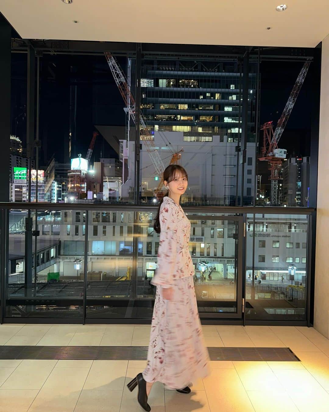 宮崎由加さんのインスタグラム写真 - (宮崎由加Instagram)「うたなび！ ⁡ 一月分は珍しく遅めスタートで収録しました🌝 放送日はTwitterでお知らせします❤︎ 衣装は @snidel_official さん いつもありがとうございます✨ ⁡ p.s.一週間みなさんお疲れさま〜🦋 今月は私はあと4公演ライブがあるので覚えごとに追われつつ なんとか頑張ってるよー！！大変だけど楽しい！ 体調に気をつけて師走を走り切りましょ〜🌟😆  ⁡ ⁡」12月8日 20時44分 - yuka_miyazaki.official