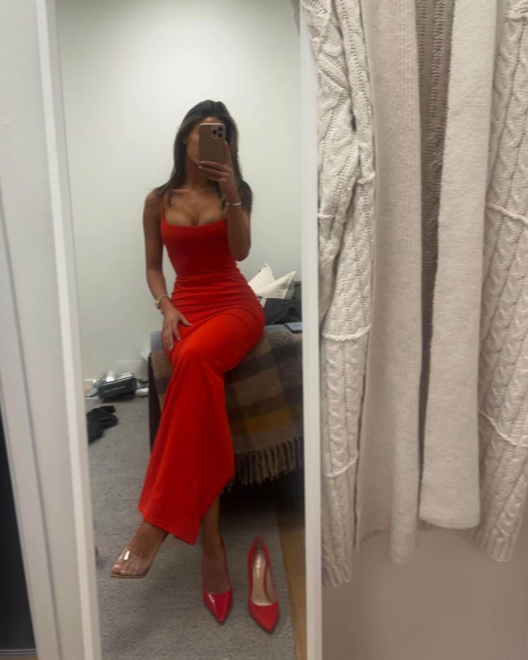 Bianca Ingrossoさんのインスタグラム写真 - (Bianca IngrossoInstagram)「Fittings in red ❤️ @stylebyseb」12月8日 20時50分 - biancaingrosso