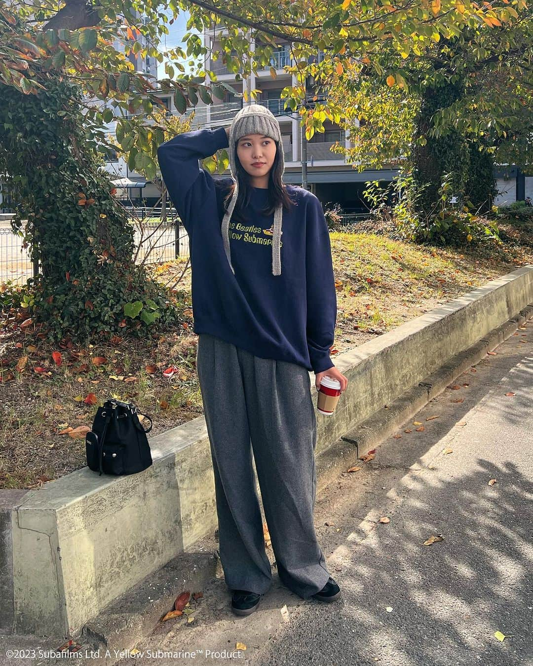 MOUSSY SNAPさんのインスタグラム写真 - (MOUSSY SNAPInstagram)「#MOUSSYSNAP @reiko_ymmt 168cm SOLARIA PLAZA STAFF / ソラリアプラザ店スタッフ  ・YELLOW SUBMARINE POJ(010GAQ01-5210) ・EASY WIDE PANTS(010GAA30-7360) ・EARMUFF HAT(010GAA50-6570) ・LOGO STRAP BUCKET BAG(010GA751-6580) 全国のMOUSSY店舗／SHEL'TTER WEBSTORE／ZOZOTOWNにて 発売中。  #MOUSSY」12月8日 20時55分 - moussysnap