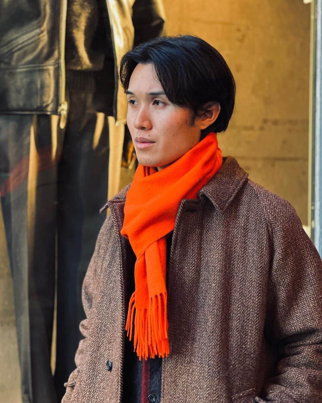 BEAMS+さんのインスタグラム写真 - (BEAMS+Instagram)「・  BEAMS PLUS RECOMMEND  BEAMS PLUS  "Solid Cashmere Scarf."  Cashmere scarf with smooth and elegant texture. The rich color variation is also attractive. Solid colors go well with a variety of coordinates. The approximately 180 cm length allows for a wider range of ways to wrap it.  -------------------------------------  カシミヤの滑らかで上品な質感のマフラー。豊富なカラーバリエーションも魅力的。ソリッドカラーは様々なコーディネートに相性が良いです。約180cmの長さで巻き方の幅も広がります。   #beams #beamsplus #beamsplusharajuku  #mensfashion #cashmere #cashmerescarf」12月8日 20時59分 - beams_plus_harajuku