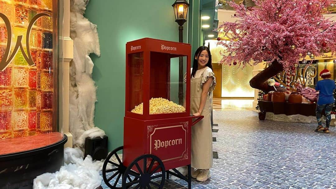 仲川遥香さんのインスタグラム写真 - (仲川遥香Instagram)「Siapa yang mau popcorn 🍿？  #indonesia #jakarta #popcorn #wonka #ジャカルタ生活 #ポップコーン #仲川遥香」12月8日 21時04分 - haruuuu_chan