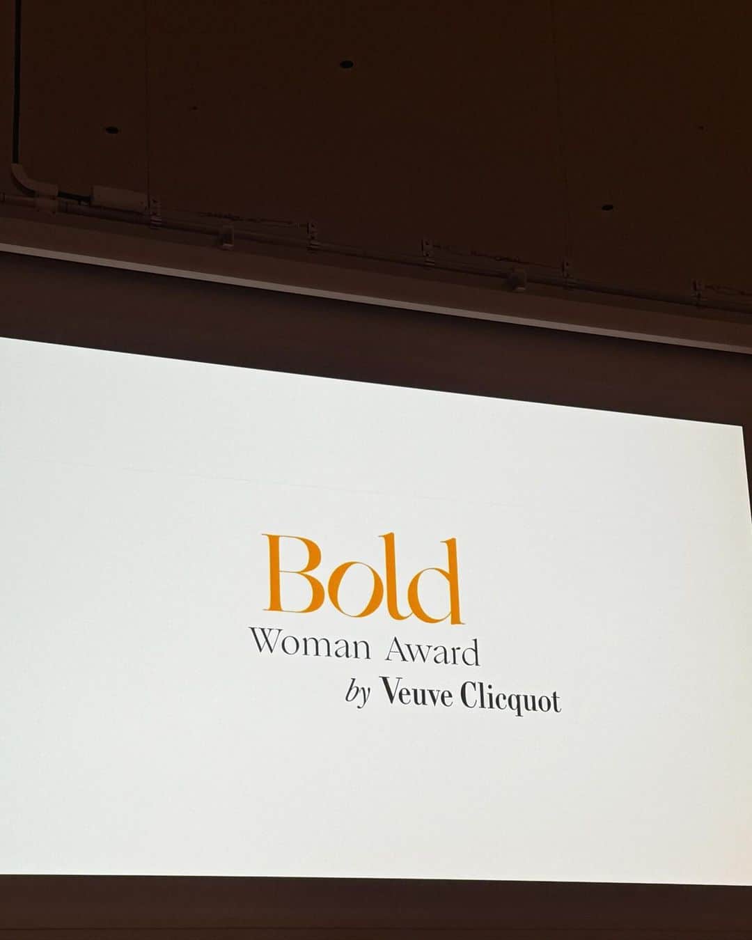 Noah（ノア）さんのインスタグラム写真 - (Noah（ノア）Instagram)「Veuve Clicquot Bold Woman Award 2023 に出席しました❣️  このアワードは、女性の影響力を国際的に高めていこうとするプログラムの中で、次世代にインスピレーションを与える女性リーダーに「Bold Woman Award」が 贈られます。  とても勉強になるお話しに美味しいシャンパンに素敵な時間でした🫶🏼  #TaikiNoah#VeuveClicquot#LiveClicquot#ヴーヴクリコ #BoldWomanAward#Ad#DrinkResponsibly」12月8日 21時20分 - noah_bbb