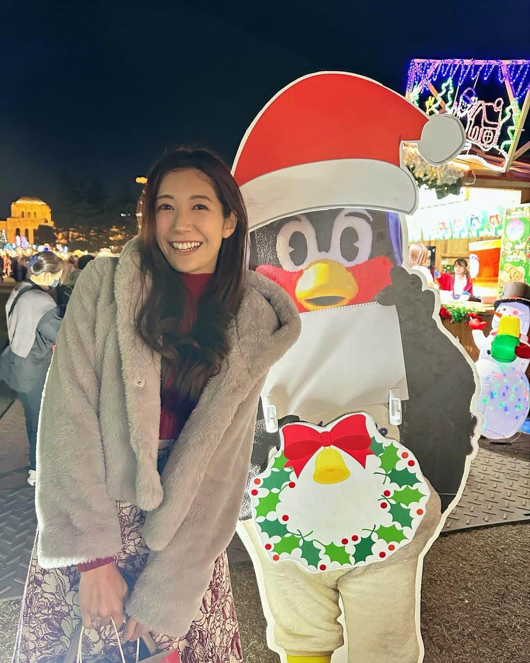 穂川果音さんのインスタグラム写真 - (穂川果音Instagram)「久しぶりのつば九郎さん🐧  #神宮外苑　#つば九郎　#東京クリスマスマーケット」12月8日 21時44分 - hokawakanonn