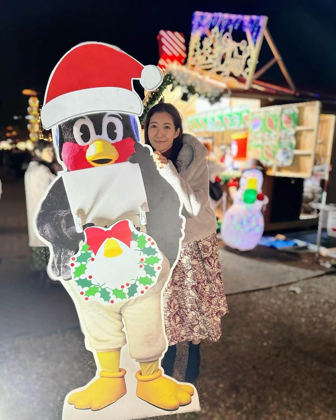 穂川果音さんのインスタグラム写真 - (穂川果音Instagram)「久しぶりのつば九郎さん🐧  #神宮外苑　#つば九郎　#東京クリスマスマーケット」12月8日 21時44分 - hokawakanonn