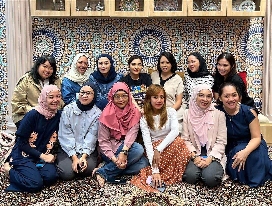 Ashantyさんのインスタグラム写真 - (AshantyInstagram)「Playdate sama temen sekelas @arsya.hermansyah disekolah.. niat cuma playdate aja ehh arsya minta tiup lilin sama temen2 nya padahal bday nya udah sebulan yg lalu😀 makasih yaa moms G1A kesayangan yg baik2 hati, dan makasih temen2 Arsya atas waktu nyaa🙏😍 Saranghaeo♥️  Lovely Decoration @harvestdecoration @tntproductionpku」12月8日 21時39分 - ashanty_ash