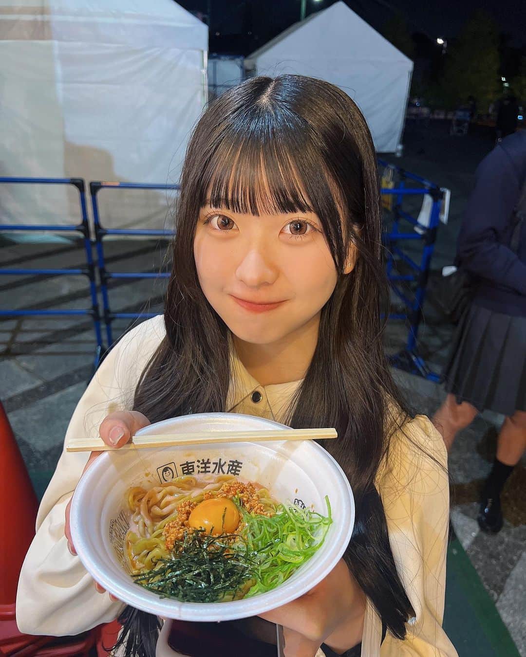 福間綾音のインスタグラム：「・  いっぱい食べるきみがすきー？🍜♡    #ラーメン  #東京ラーメンフェスタ2023   #05  #fyp  #food  #follow  #彼氏目線」