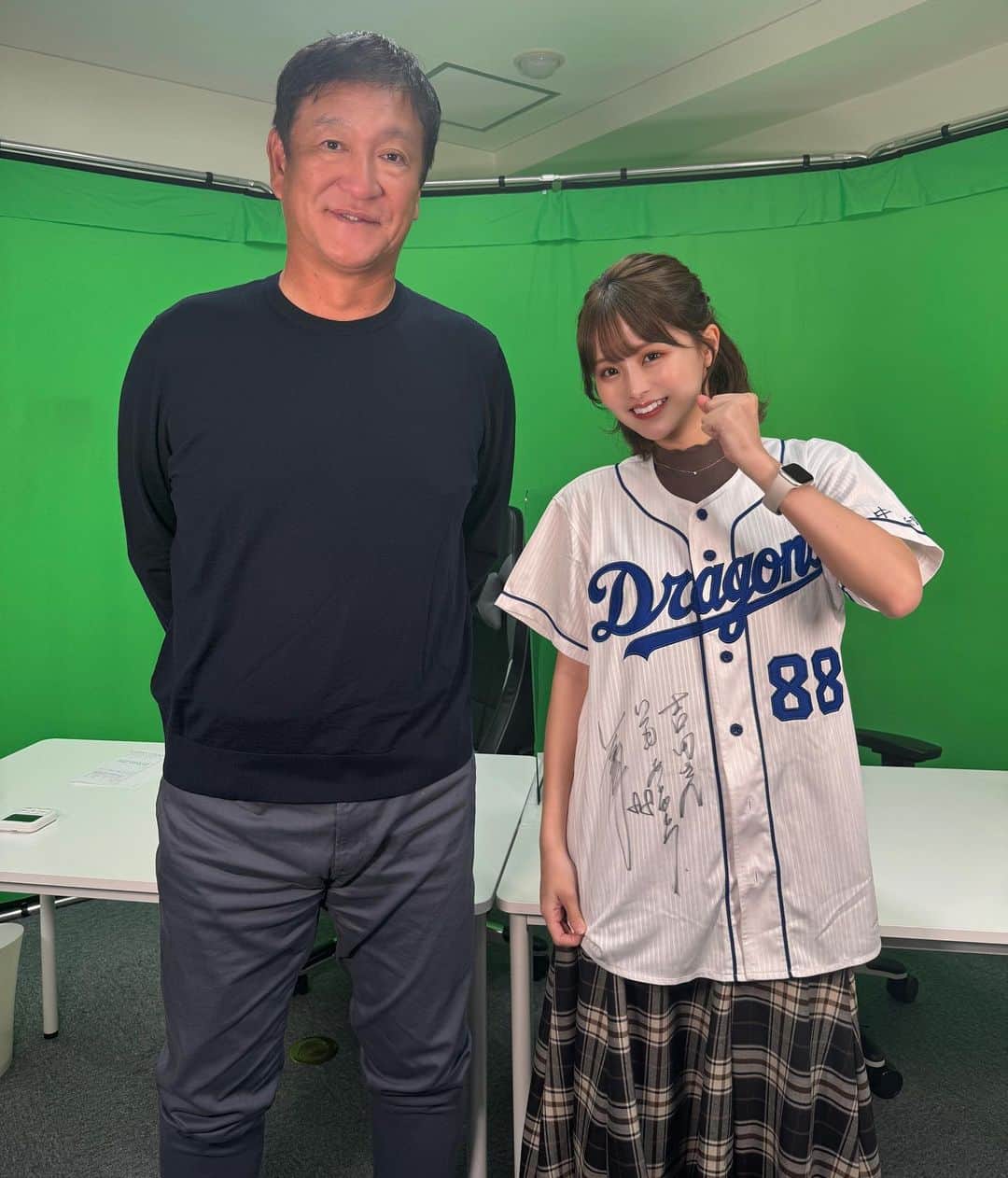 吉田恵美のインスタグラム：「久々に #片岡篤史チャンネル 撮影してきました！ いや〜楽しかったあ🥰  たくさんドラゴンズトークしてきましたよ🐉更新お楽しみに！！  #中日ドラゴンズ」