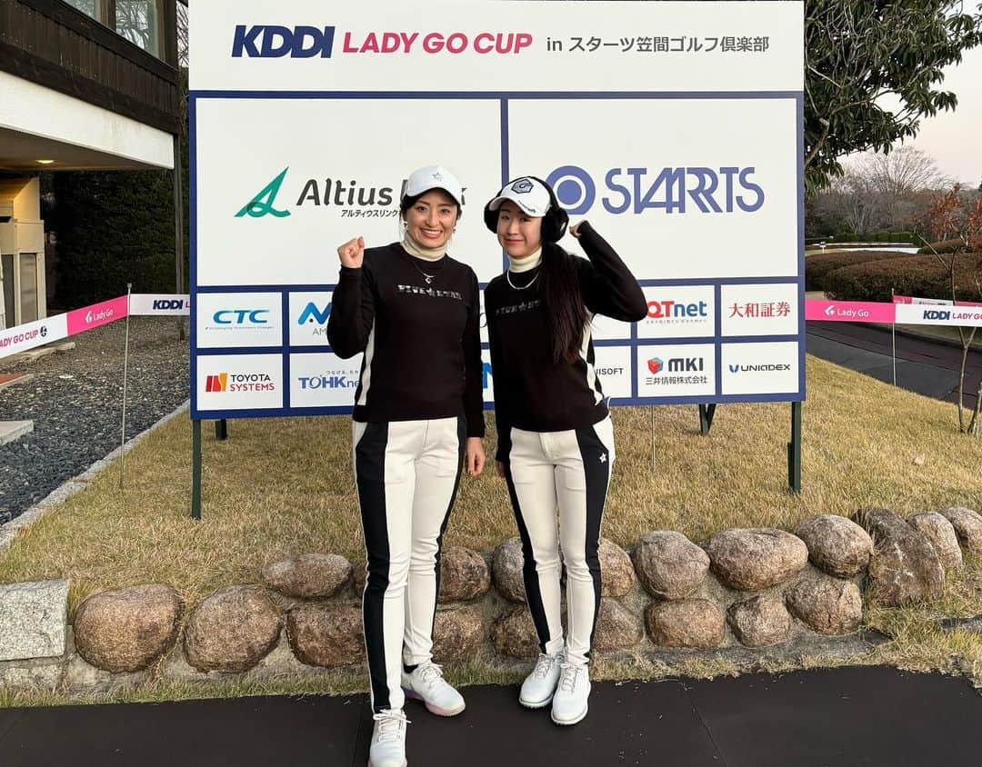 兼岩美奈さんのインスタグラム写真 - (兼岩美奈Instagram)「" 今日はKDDI LADY GO CUP in スターツ笠間ゴルフクラブ、プロアマ大会でした🖤🖤 今回もプロアマからウェアを揃えて意気込みばっちりです😙！明日が本戦~👊❤️‍🔥 @mika.takushima  宜しくお願いします🥰 . . . #LADYGO #LADYGOCUP #女子プロゴルフ #KDDI#スターツ笠間ゴルフ倶楽部 #ゴルフウェア #gtdgolf #ファイブスター #ペアコーデ」12月8日 21時50分 - kaneiwa_mina