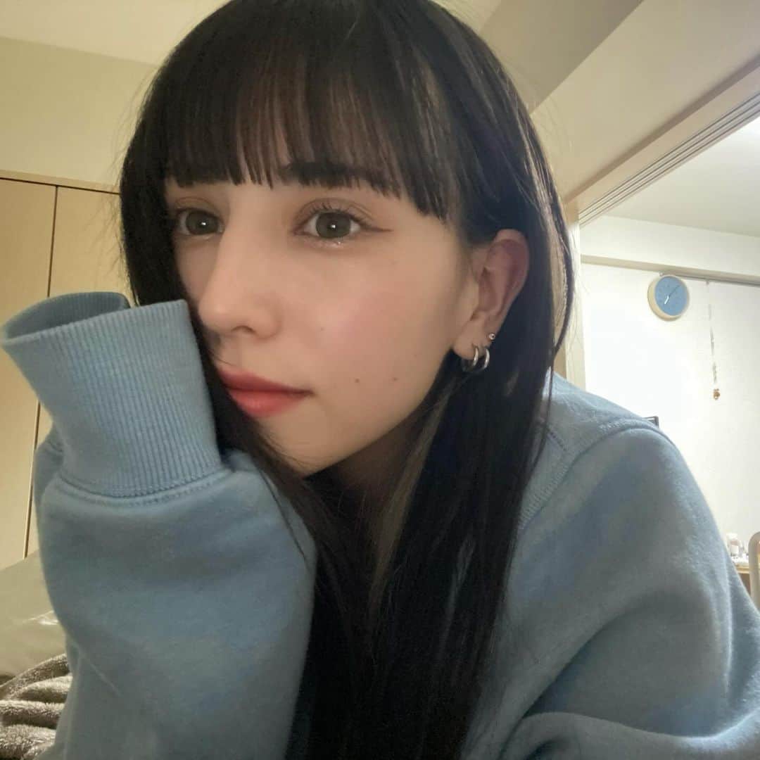 Annaのインスタグラム：「🙂😏💭  アイライナー　@loveliner_official ミルクブラウン アイシャドウ　@dasique_official ミルクラテ マスカラ　　　@kate.tokyo.official_jp クリアブラウン コンシーラー　@cliojapan 多分1番明るいやつ リップ　　　　@didion_beauty サテンマット03  #アイメイク　#メイク」