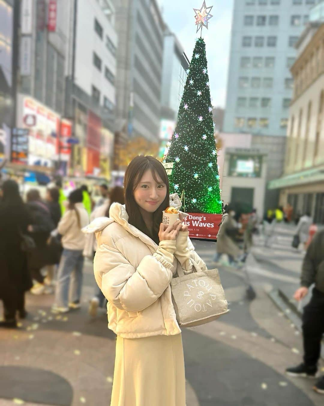 中村このみさんのインスタグラム写真 - (中村このみInstagram)「.  撮影で初韓国🇰🇷！ みんなが韓国好きな理由が分かりました🥹 楽しくてずっとテンション上がってた！ もっと色んなところ行ってみたかった〜 これはハマりそうだ〜〜 可愛いiPhoneケース買った🐻（笑） 絶対また行く〜🇰🇷✈️！ . #韓国#韓国グルメ#Soul#korea#🇰🇷##한국」12月8日 22時02分 - konomi__119