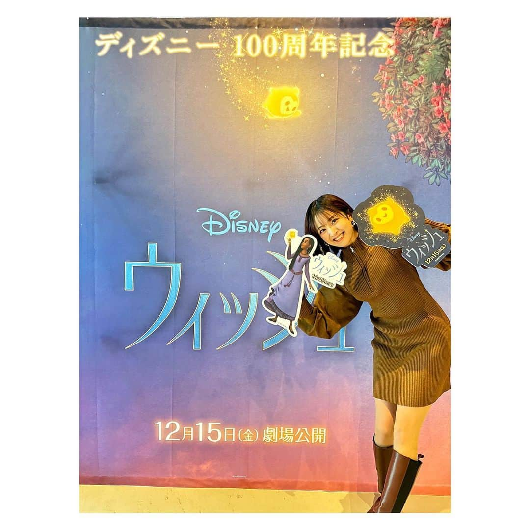 佐竹桃華のインスタグラム：「・ ディズニー100周年記念の映画 "ウィッシュ"の試写会に行ってきました🌟 ・ なんていうんでしょう、、 心がじわぁって熱くなるというか 胸がいっぱいになるというか。 100年間ずっと素晴らしい作品を ありがとうございます。 ディズニー好きでよかった。 やっぱディズニーが好きだ！！！ って心の底から思いました🥲💖 ディズニー作品のオマージュが沢山あるので 今までの作品がどんどん蘇ってきて 興奮と感動だらけ✨ 100個以上のオマージュがあるそうなので 次は字幕で観ようと思ってたけど もう1回吹替で見て探したいです👀 歌も素敵でつい口ずさんじゃうし キャラクターも超可愛いし 本当に見応え抜群の作品でした！！ 皆さまも是非ご覧ください🎬 ・ ・ その願い諦める事はない✨ ・ ・ ・ #ディズニーアニメーション #ディズニー100周年記念 #ディズニー#ウィッシュ #ディズニー好きでよかった」