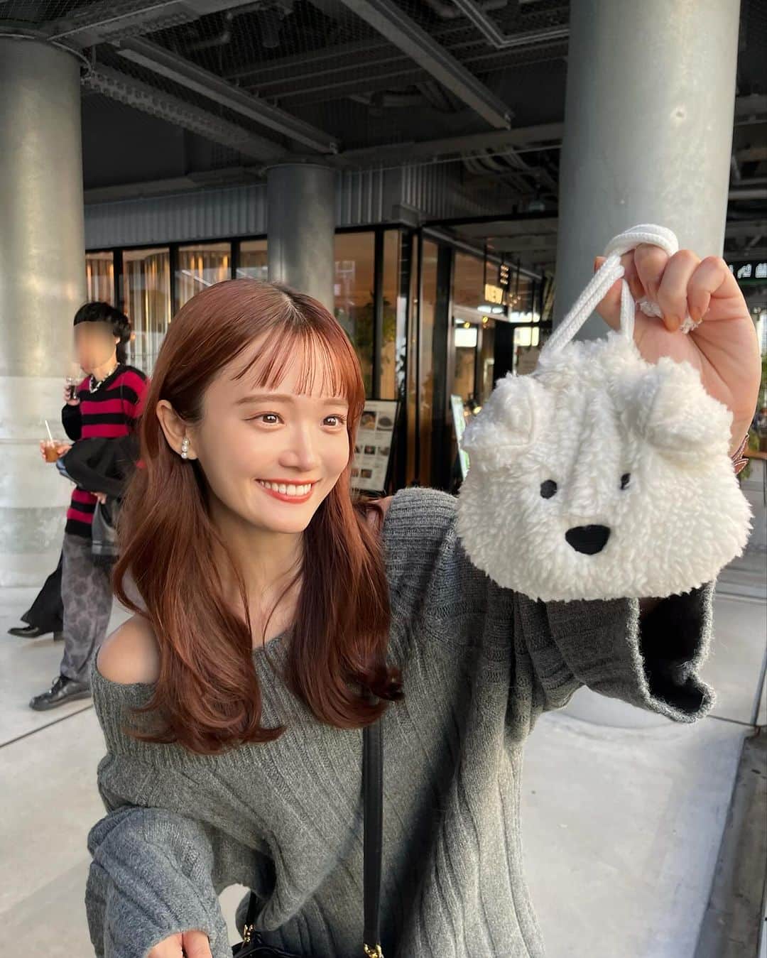田久保夏鈴さんのインスタグラム写真 - (田久保夏鈴Instagram)「袖たぽたぽ♡ olu.とえみ姉コラボのワンピ、発売日当日にえみ姉に内緒で買ってて届いたので着た😚形可愛すぎるし、ノベルティのおもまめも可愛すぎて早速使ったヨ🐻‍❄️  そして明日から2日間 、@pinue_official  Spring Collectionの受注会です！！ワクワク🧏🏽‍♀️ご来場お待ちしております🫶🏻🌸」12月8日 22時07分 - kar_insta_gram