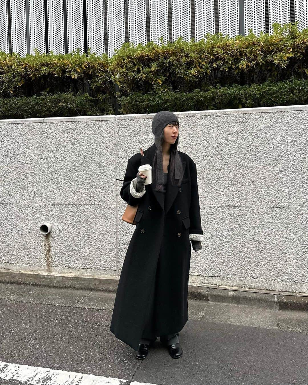 AICOさんのインスタグラム写真 - (AICOInstagram)「. Perfect coat. PEAKED LAPEL OVER LONG COAT. #clane」12月8日 13時22分 - aico00000