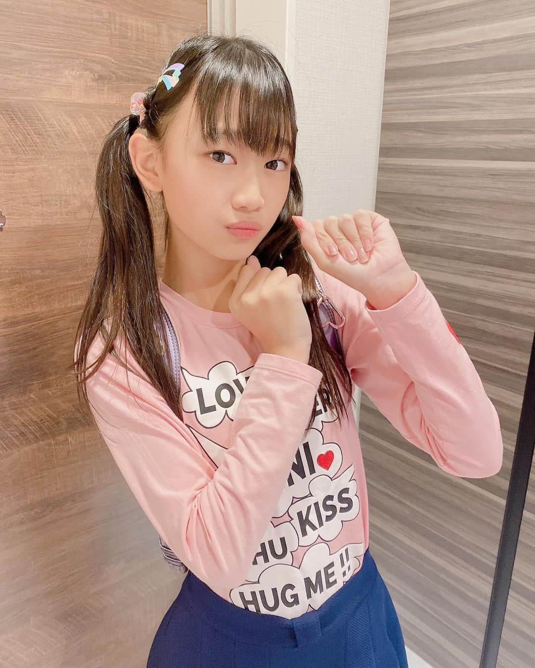 藤林夢さんのインスタグラム写真 - (藤林夢Instagram)「💗藤林夢(Yume)💗  【🏫出発ポーズでした📸💕💕】  ♡...♡...♡...♡...♡...♡...  #藤林夢#夢#ゆめ#ユメ#yume#okinawa#japan#girl#dance#singer#model#japanese#pink#ティーンアイドル#アイドル#プレティーン#idol#ジュニアアイドル#最強#小学生#js6#小学6年生#女の子#pretty#love#cute#power#dream#💗#親管理」12月8日 13時32分 - yumemama.mini