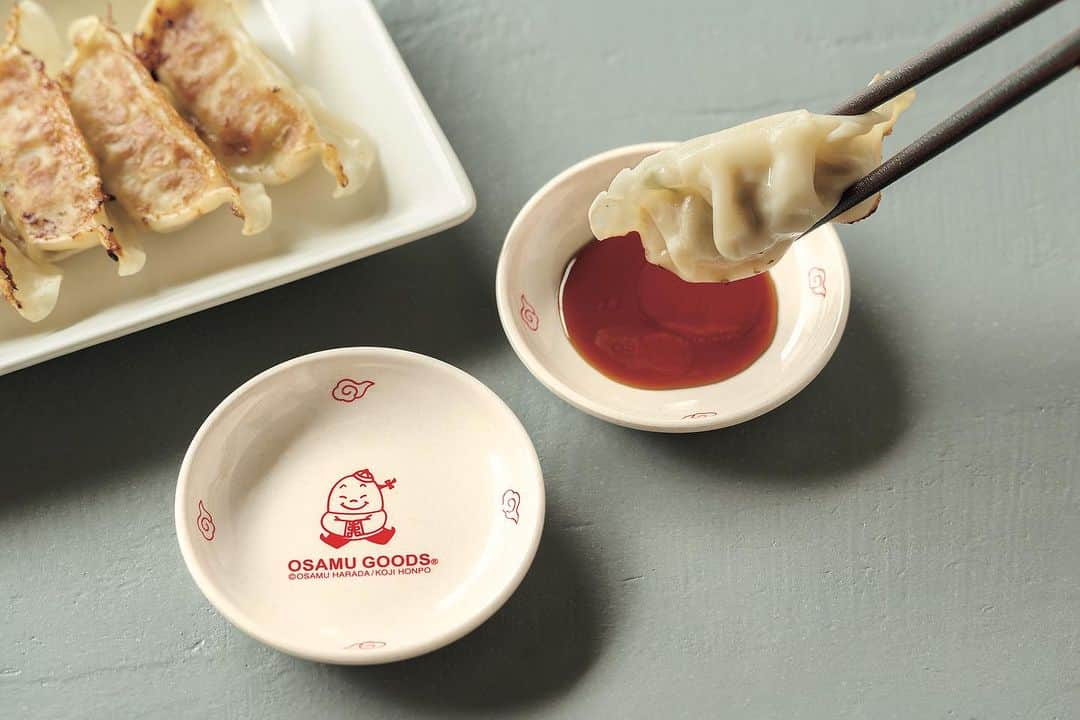 SPRiNGさんのインスタグラム写真 - (SPRiNGInstagram)「小皿はギョーザやシュウマイを食べる際のしょうゆ皿としても、レンゲ受けとしても活躍！ 中華風のハンプティ・ダンプティがとってもキュート♡  #SPRiNG1月号 #オサムグッズ #雑誌スプリング」12月8日 13時36分 - spring_tkj